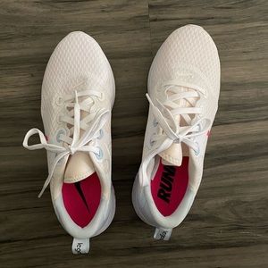 Nike womens shoes *perfect condition*